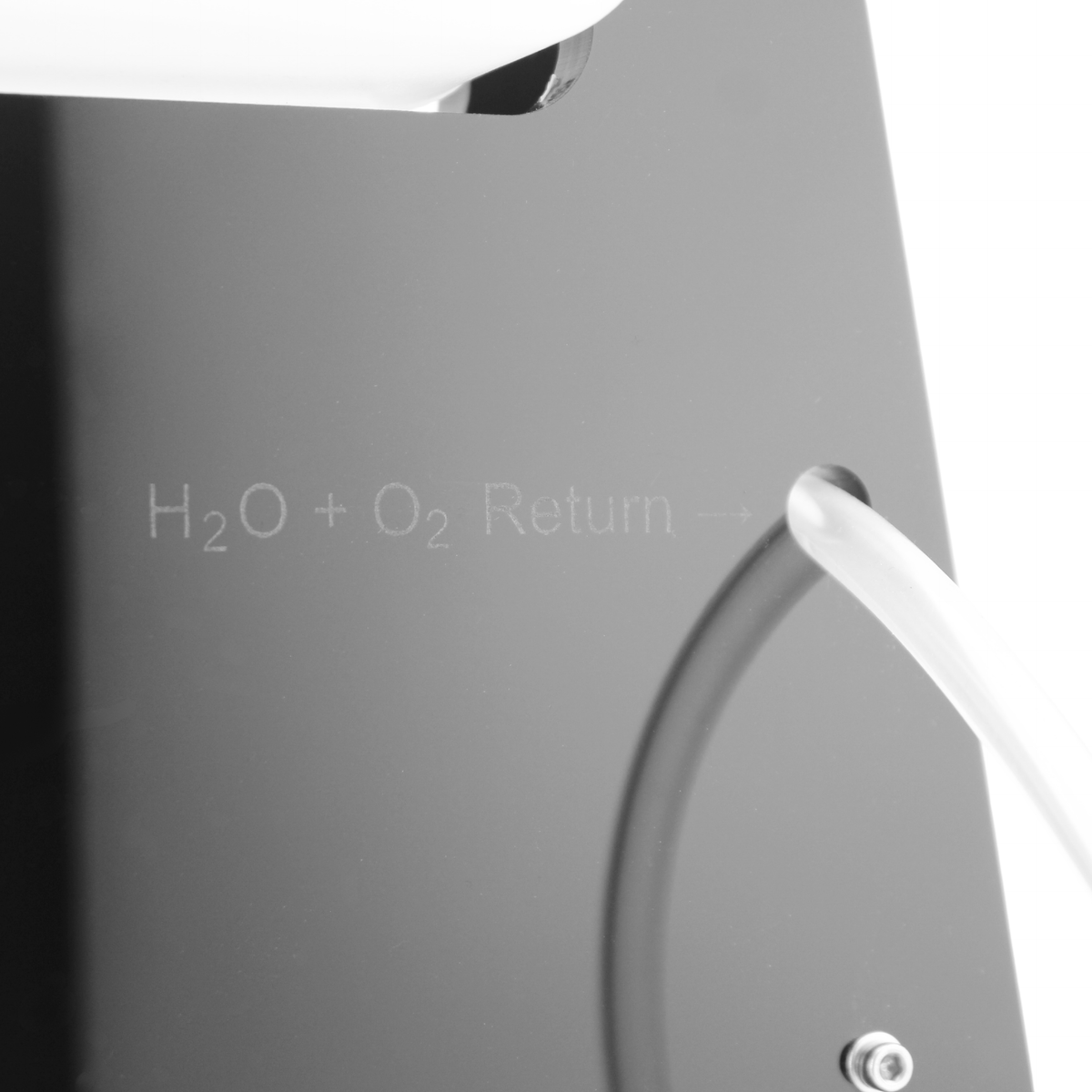 H-TEC Storage 1000 stand close-up showing the H2O + O2 return line from the electrolyzer stack